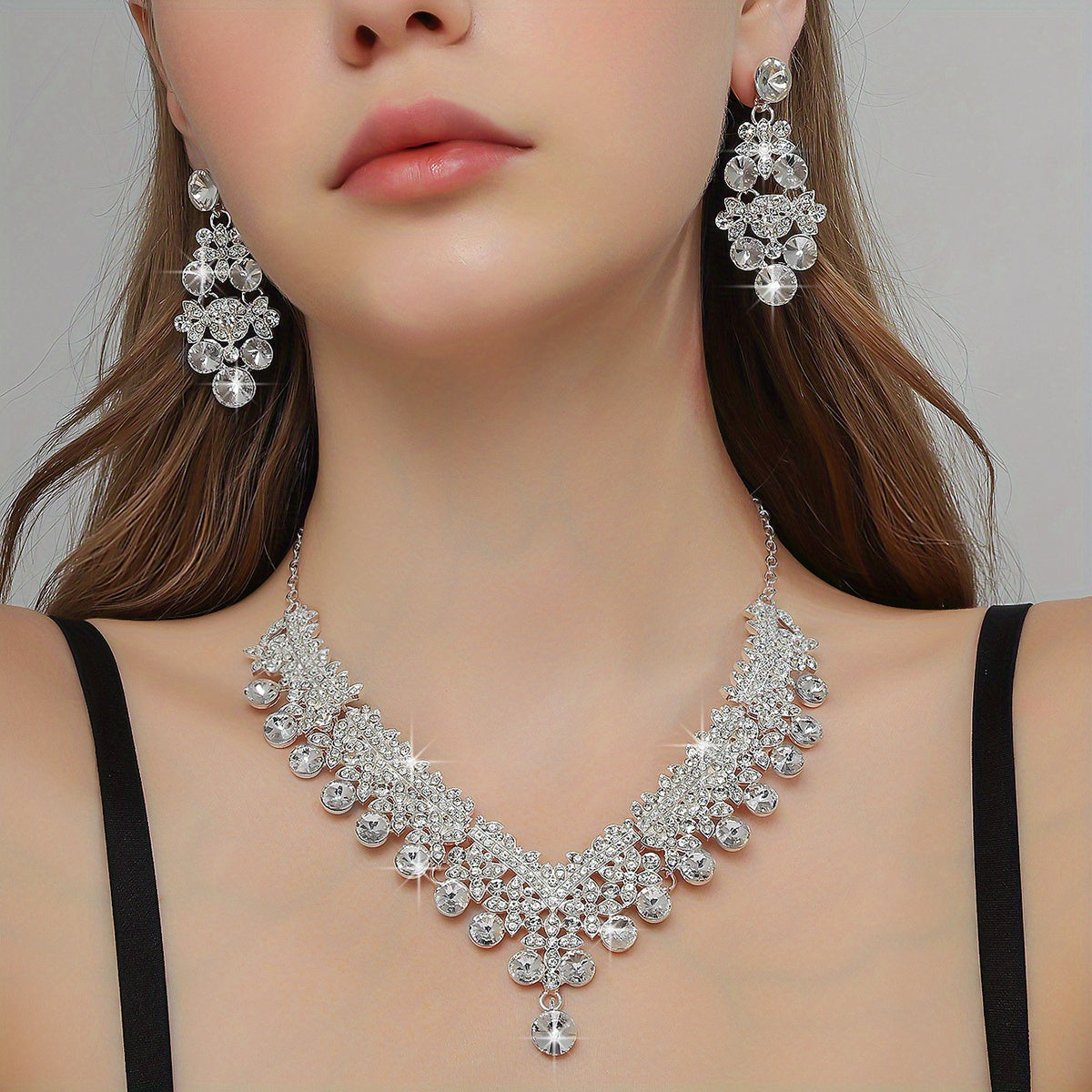 Luxurious And Fashionable Bohemian-style Set For Women With 3 Pieces Of Inlaid Rhinestone. Perfect For Banquets, Parties, Or As A Gift.