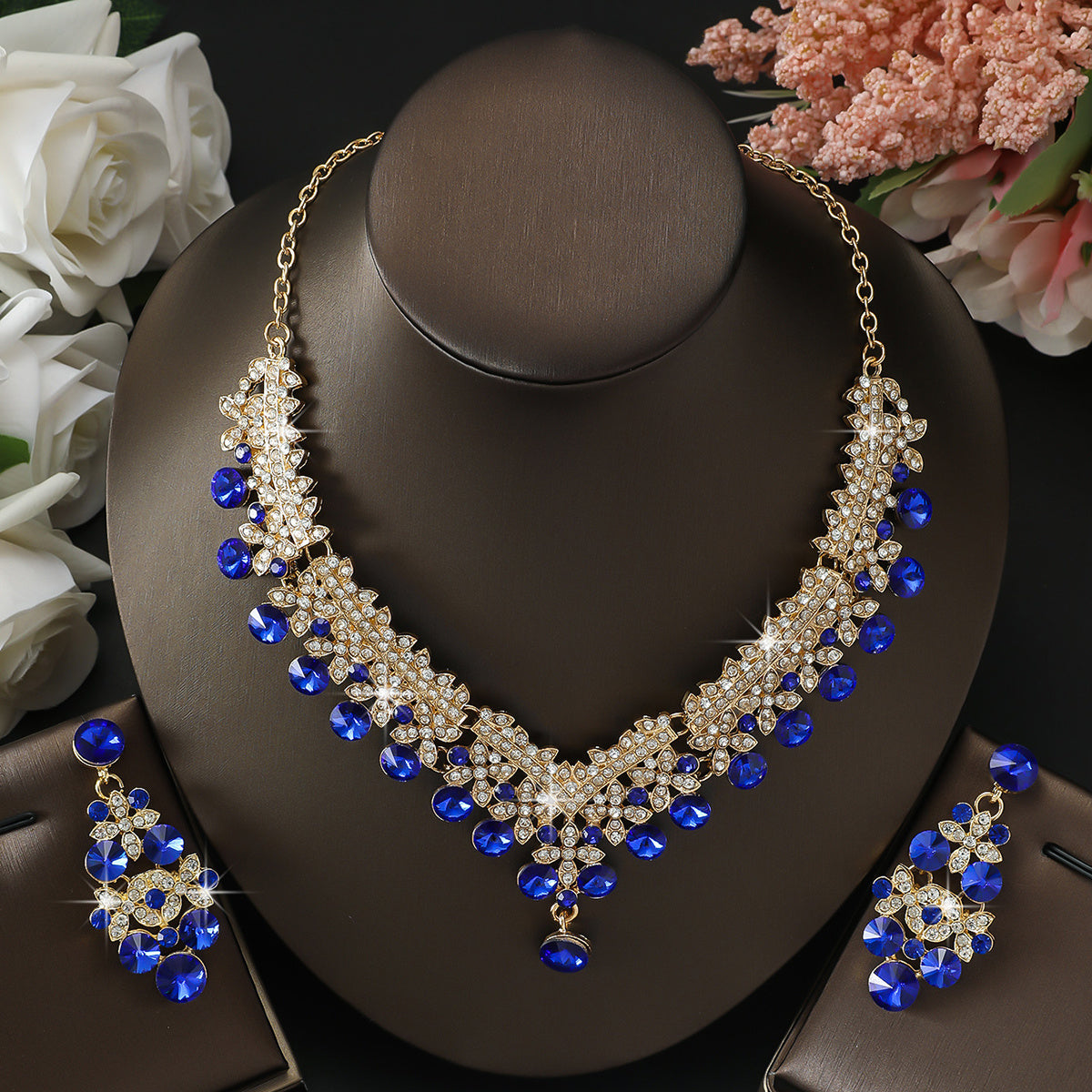 Luxurious And Fashionable Bohemian-style Set For Women With 3 Pieces Of Inlaid Rhinestone. Perfect For Banquets, Parties, Or As A Gift.