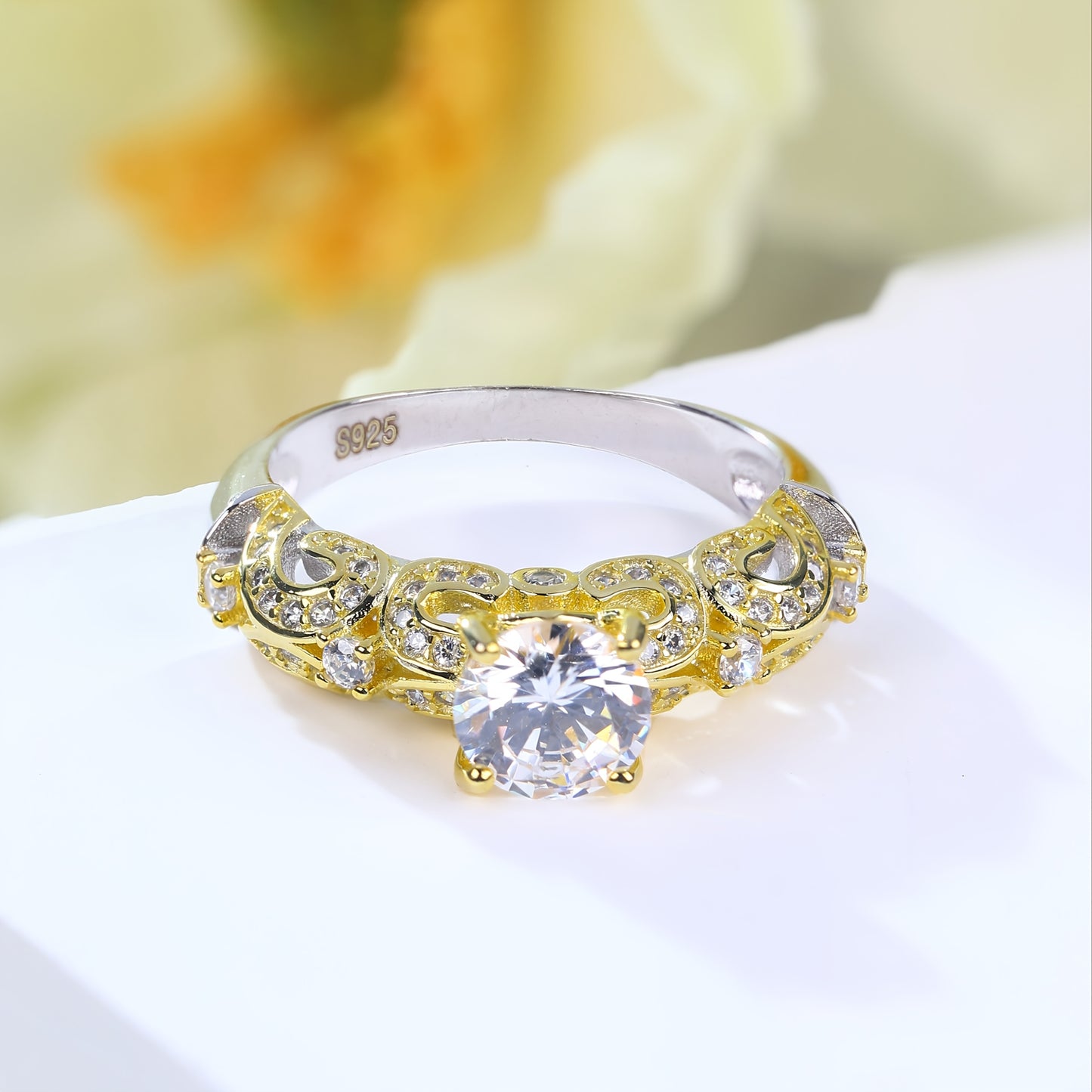 An S925 925 Silvery Ring with Dual-Tone Alloy, Featuring Lab-Created Lab-grown Lab-created Diamond Sparkle and Exquisite Floral Pattern Accented by Small Lab-created Diamond – A Unique Design That Illuminates Every Move. Wh