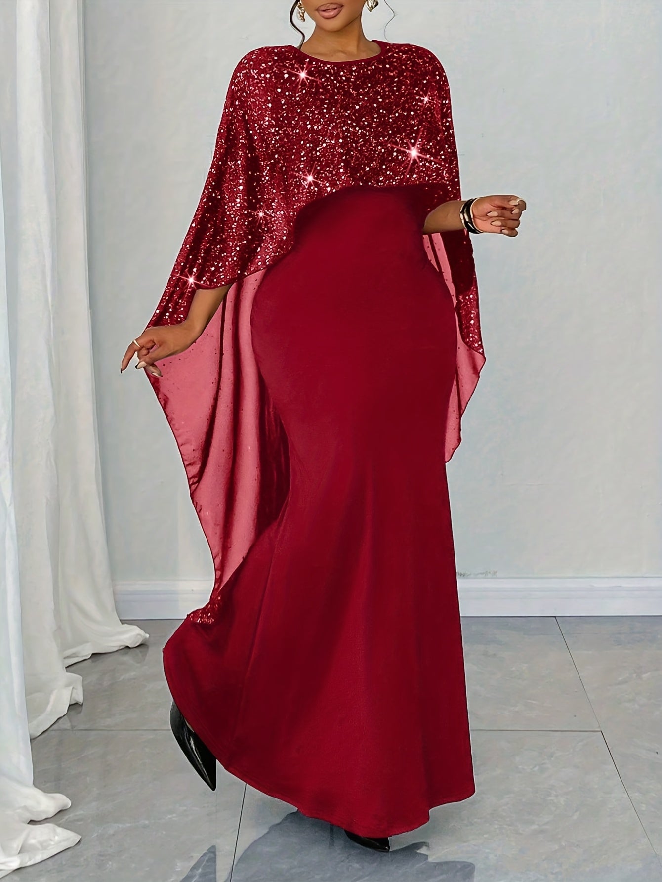 Elegant Long Sleeve Bodycon Dress for Women - Green with Sparkling Mesh Detail, Round Neck, Flowing Design, Perfect for All Seasons, Formal Evening Wear | Elegant Evening Dress | Mesh Detailing, Long Sleeve Dress