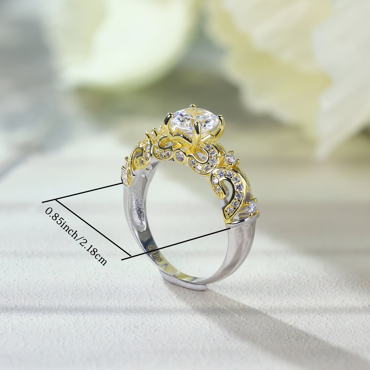 An S925 925 Silvery Ring with Dual-Tone Alloy, Featuring Lab-Created Lab-grown Lab-created Diamond Sparkle and Exquisite Floral Pattern Accented by Small Lab-created Diamond – A Unique Design That Illuminates Every Move. Wh