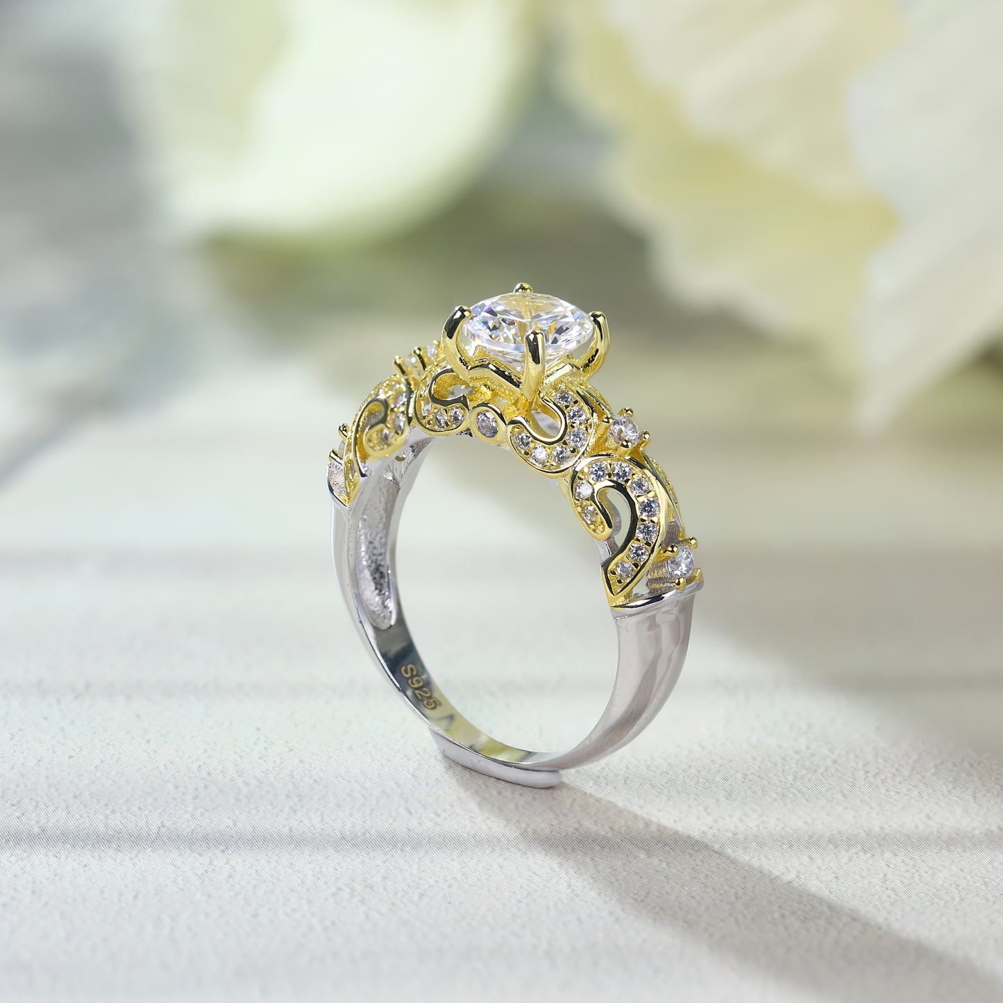 An S925 925 Silvery Ring with Dual-Tone Alloy, Featuring Lab-Created Lab-grown Lab-created Diamond Sparkle and Exquisite Floral Pattern Accented by Small Lab-created Diamond – A Unique Design That Illuminates Every Move. Wh